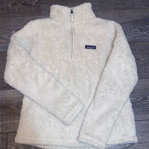 Small White Patagonia Sherpa